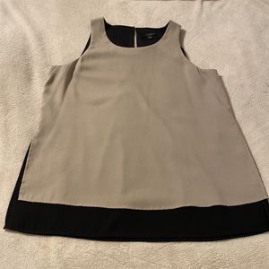 Sleeveless blouse by Ann Taylor in brown/black in medium.